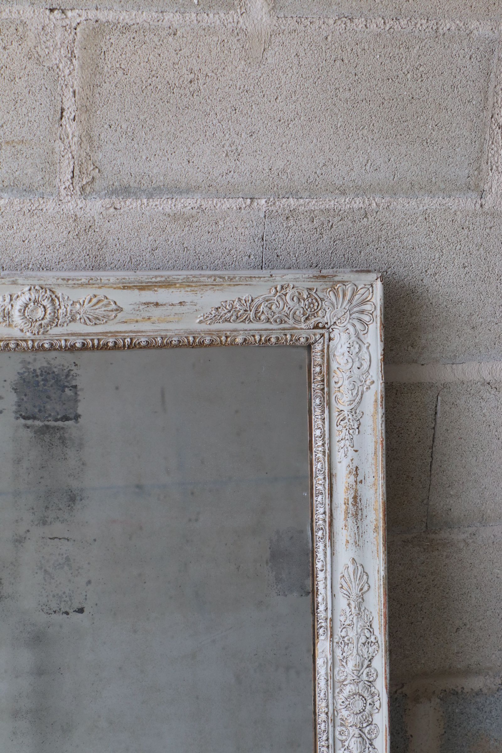 Large mirror early 19th old in patinated wood and mercury