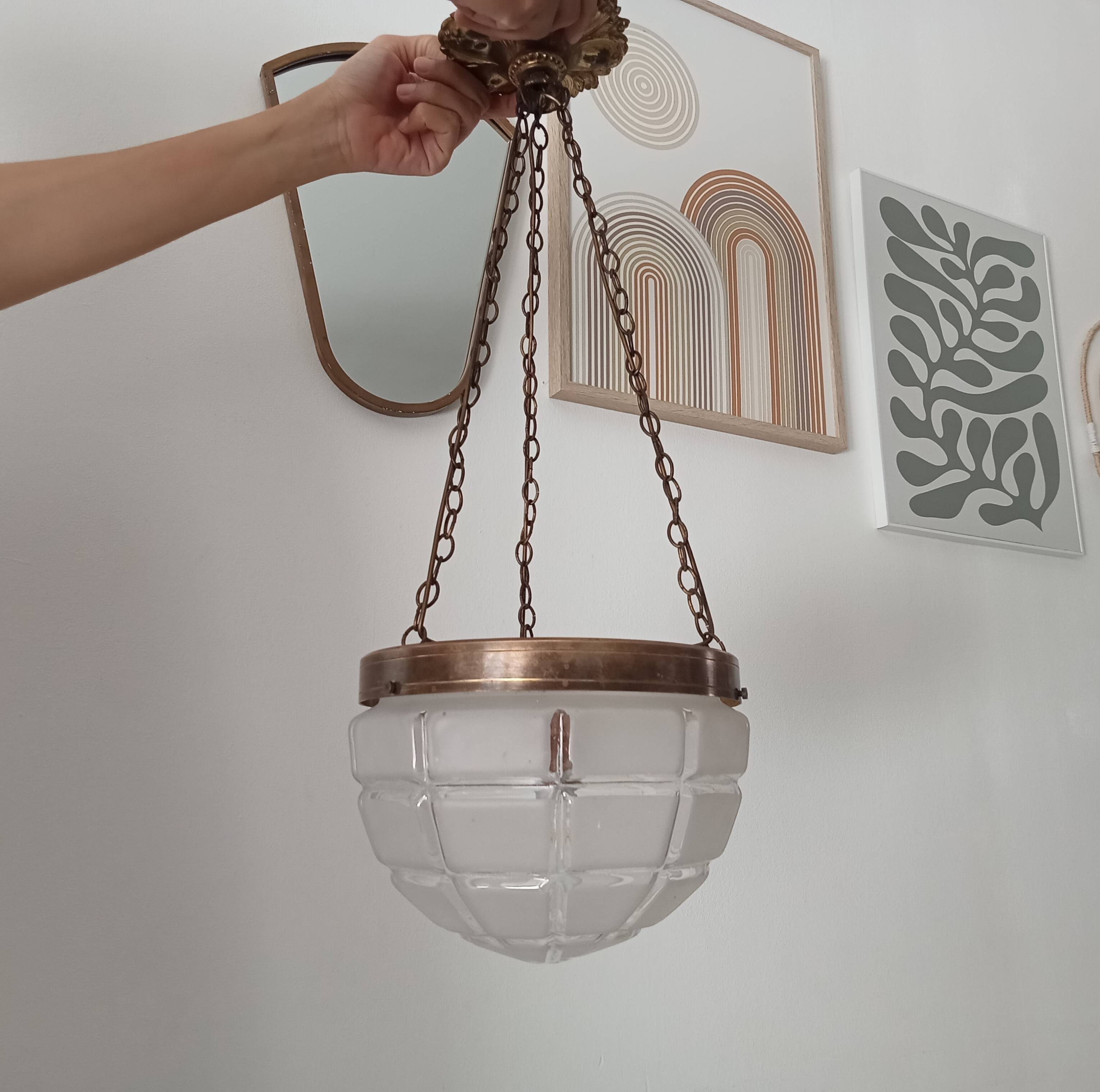 Vintage suspension light from the 1920s/1930s.