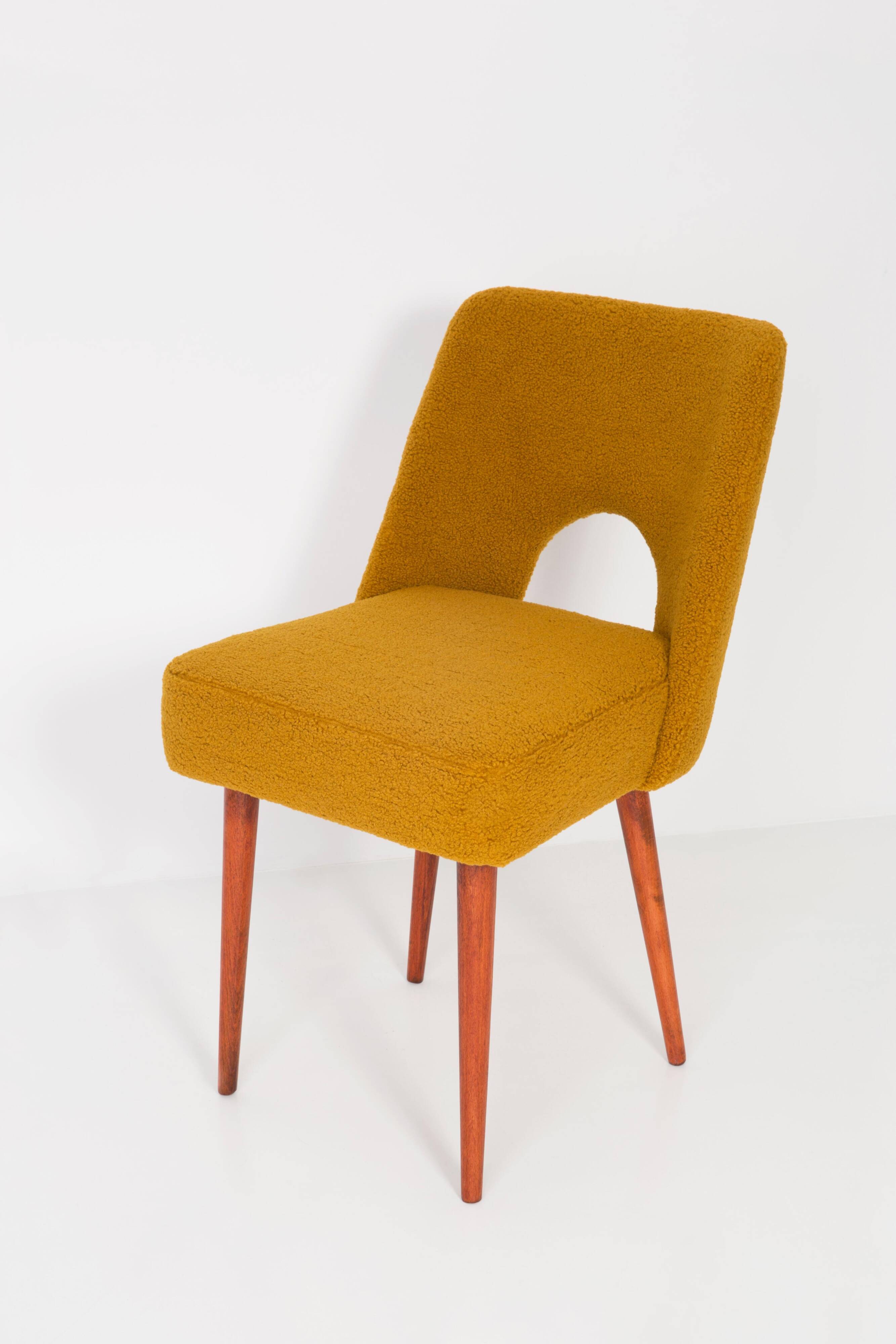 Chaise 'Shell' bouclé jaune ocre, années 1960