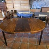 Scandinavian extendable table in rosewood from the 1960s.