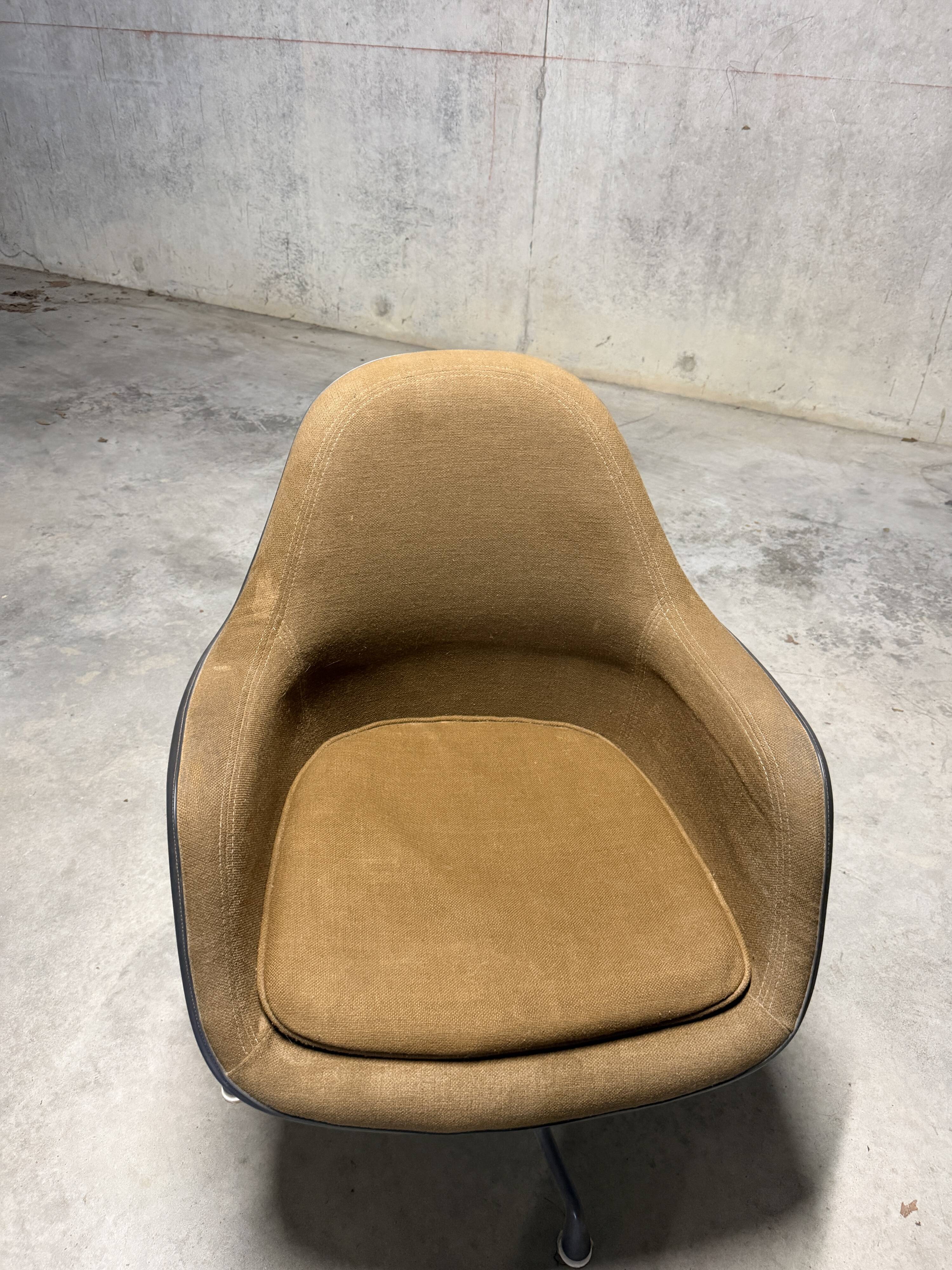 "Loose Cushion" armchair by Charles & Ray Eames for Herman Miller 1970
