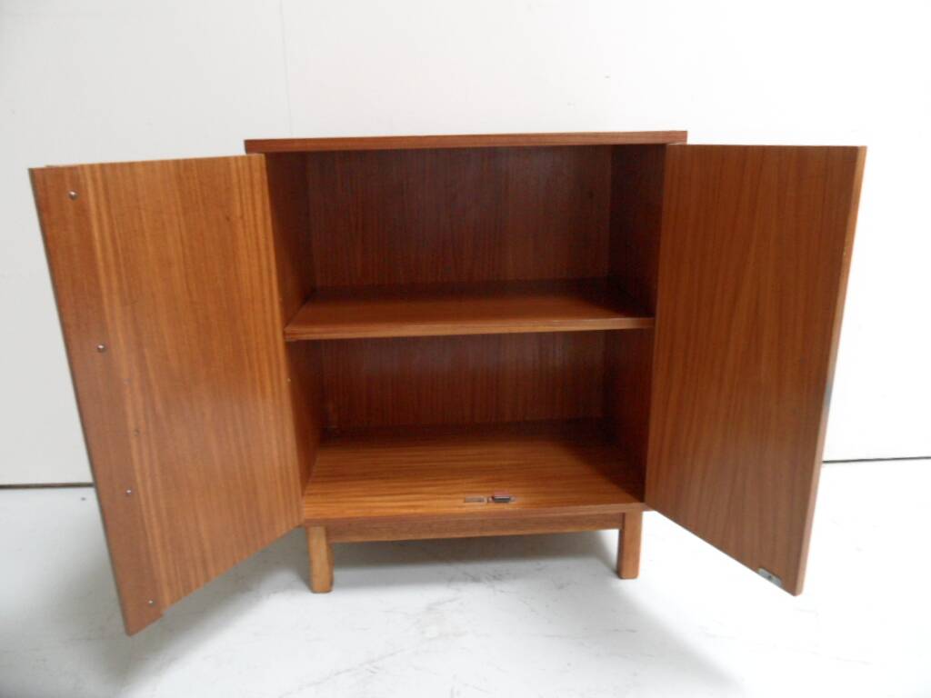 Mid century 2 door cabinet  sideboard