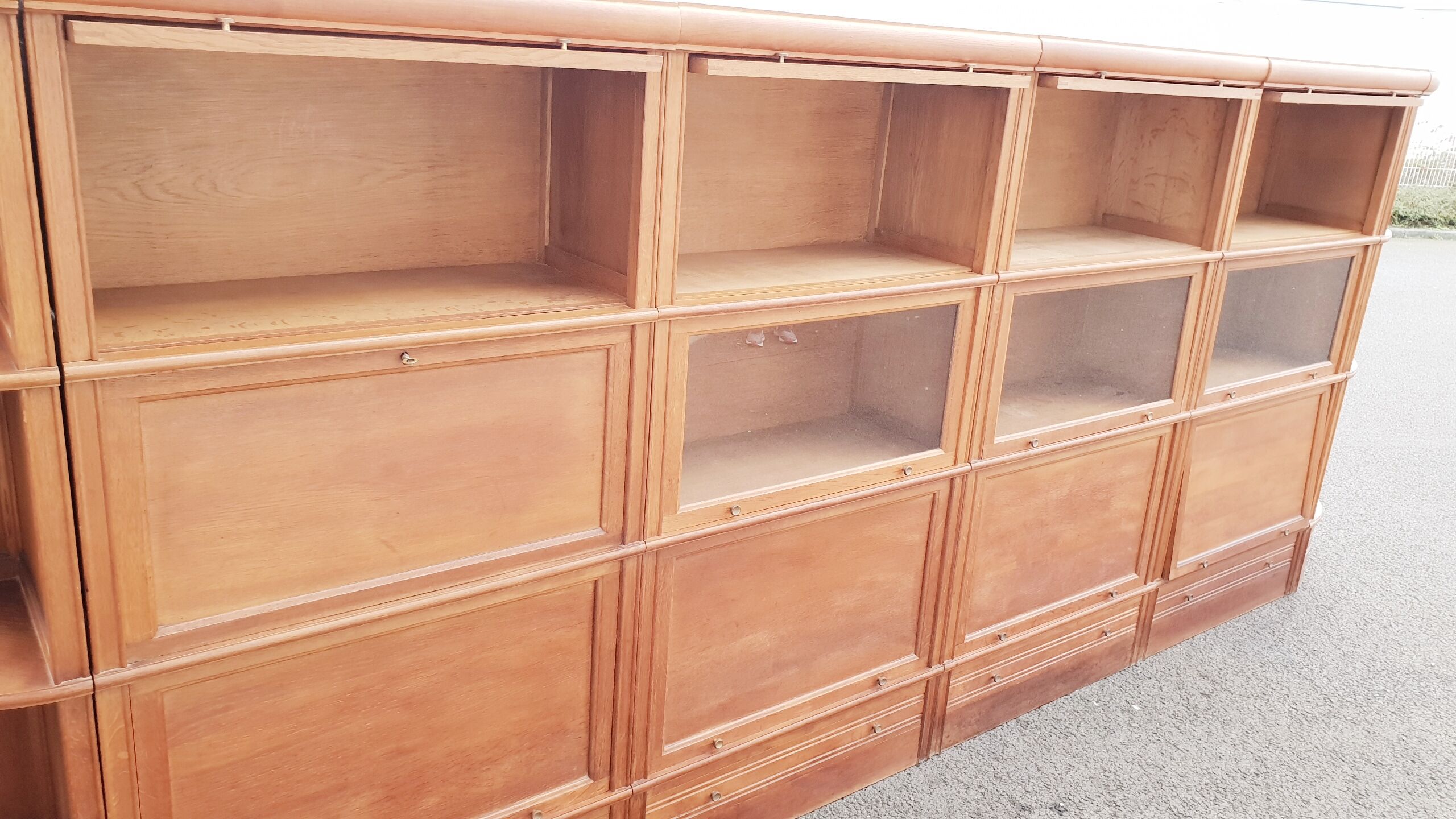 Vintage notary library