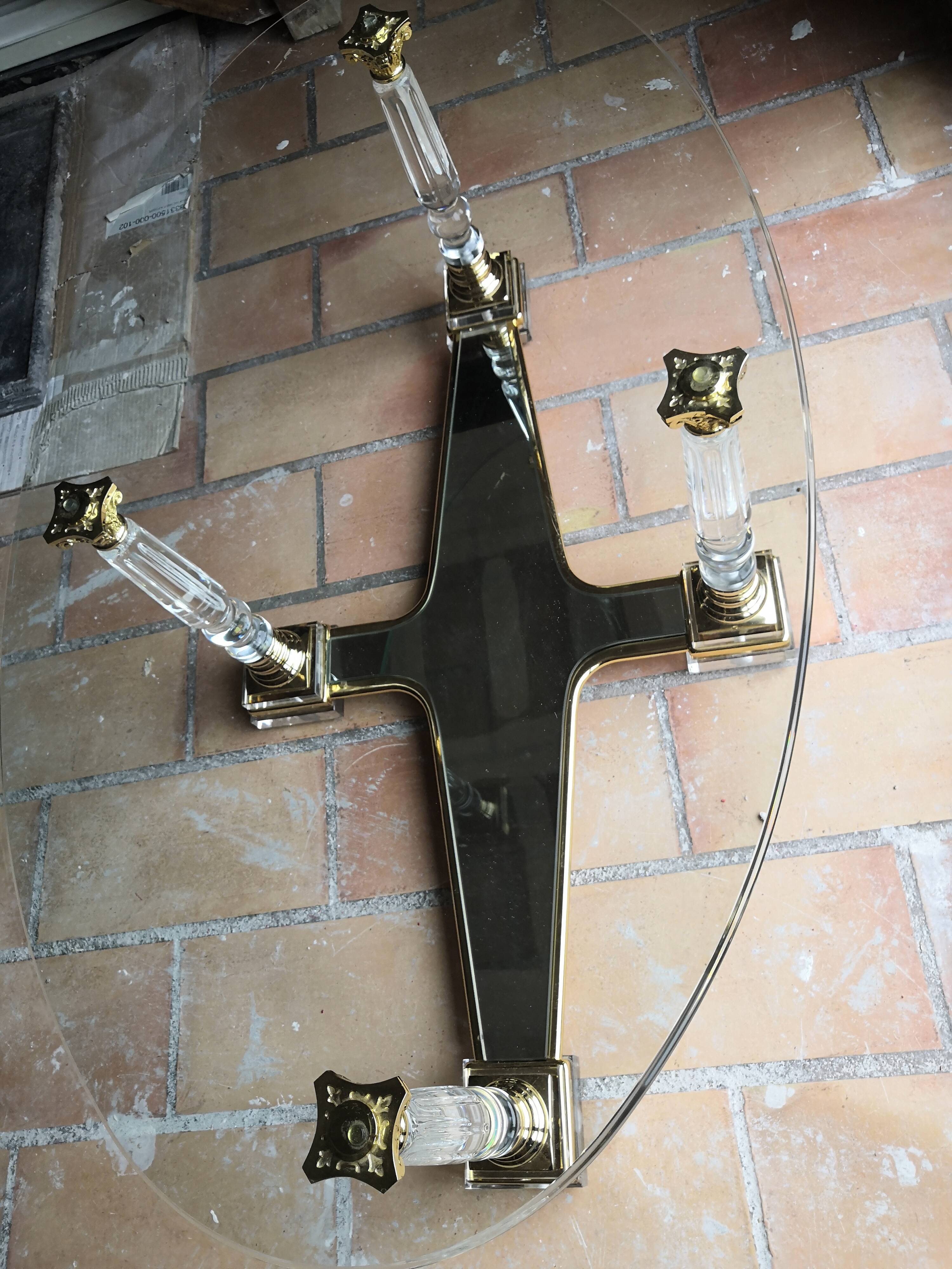 Glass and plexiglas coffee table altuglas