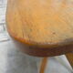 2 chaises en bois studio