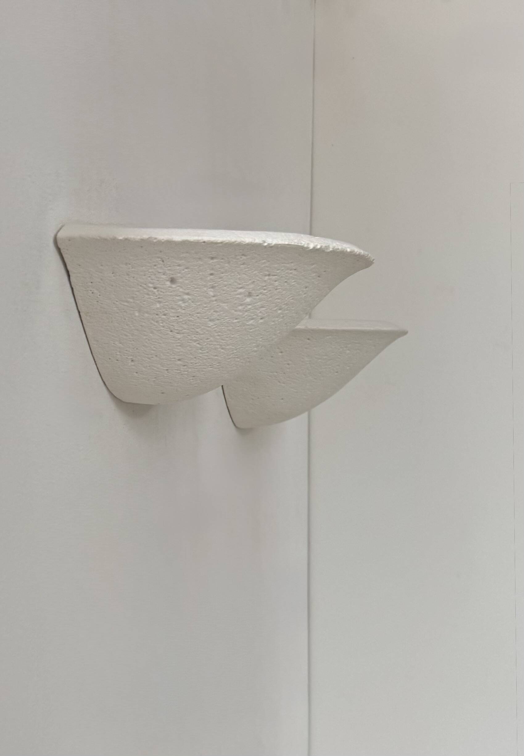 Paire d’applique vintage, plâtre blanc mat façon pierre, France, 1970