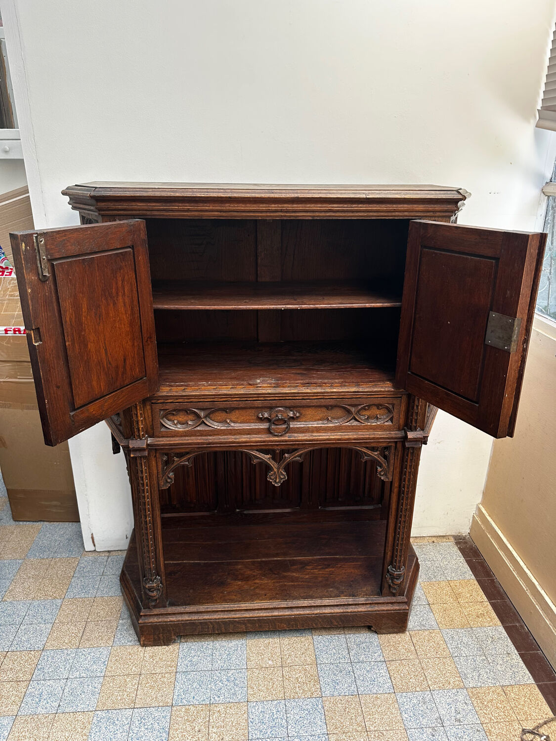 Gothic oak buffet cabinet - 19th century