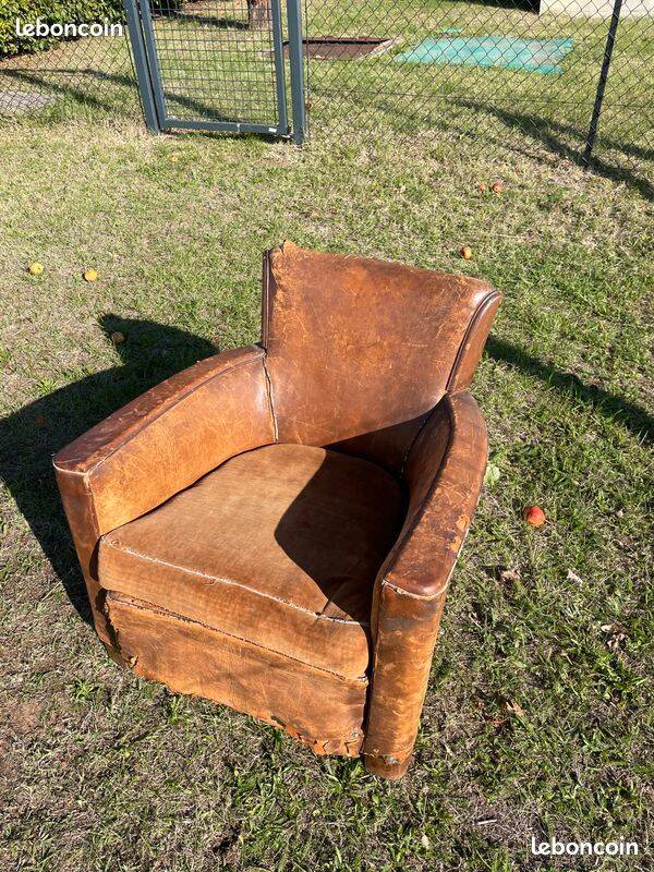 1930s leather club armchair