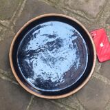Plat en terre émaillée bleu indigo