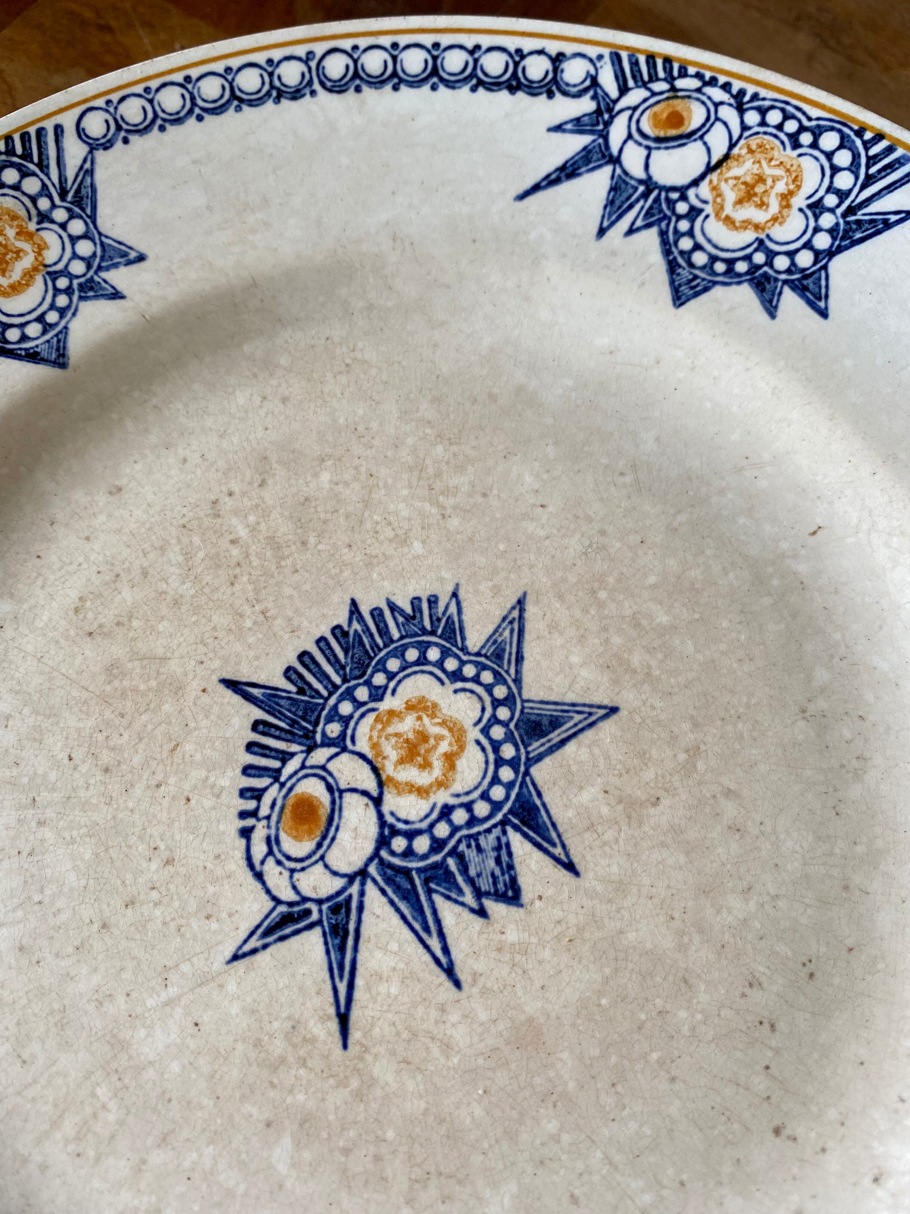 Ceramic standing dish from Saint Amand