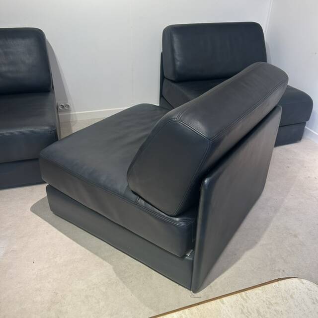 DS76 sofa by De Sede, 4 modules, circa 1980, navy blue.