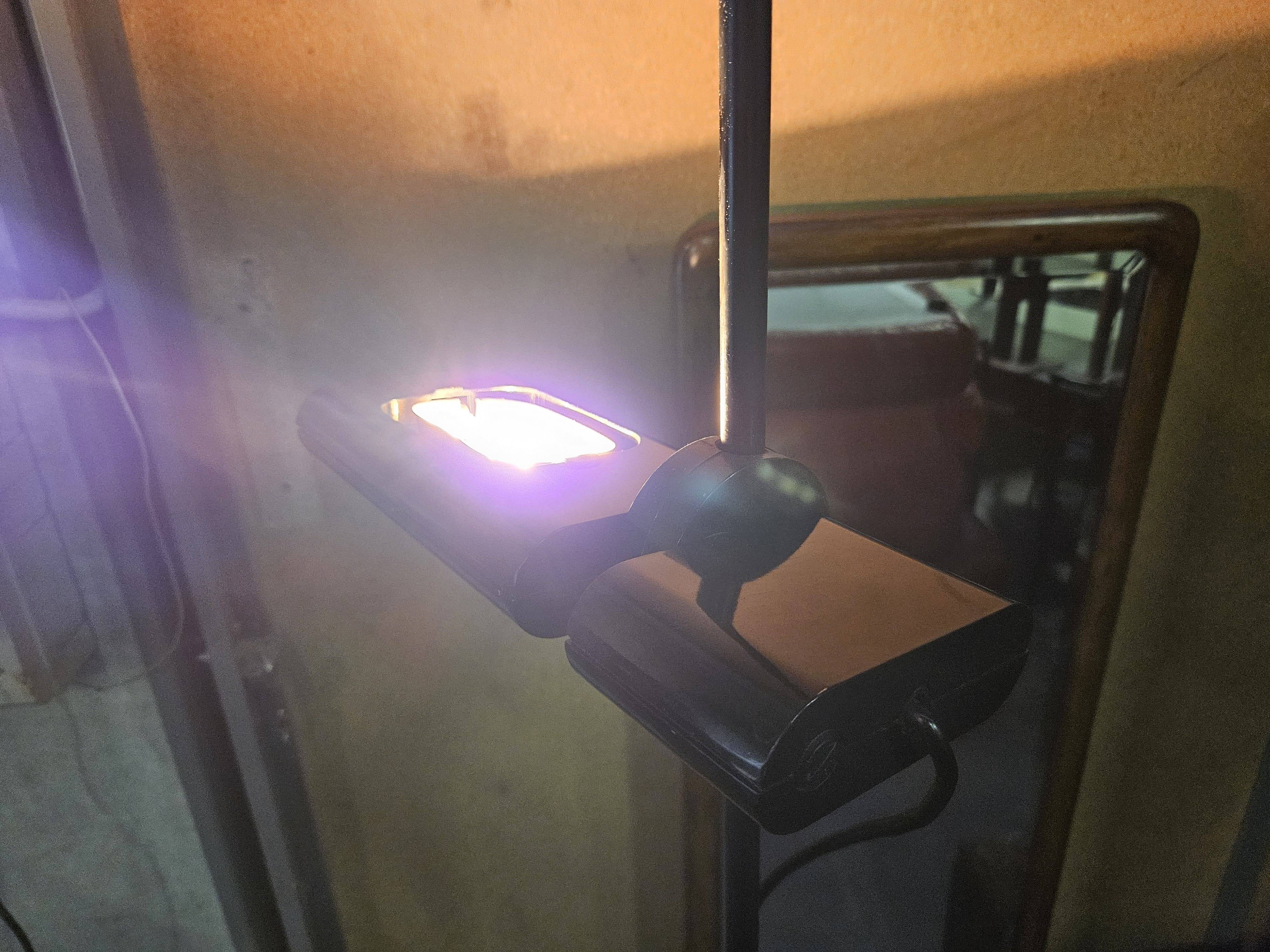 Lampadaire Aton conçu par Ernesto Gismondi en 1980 pour Artemide