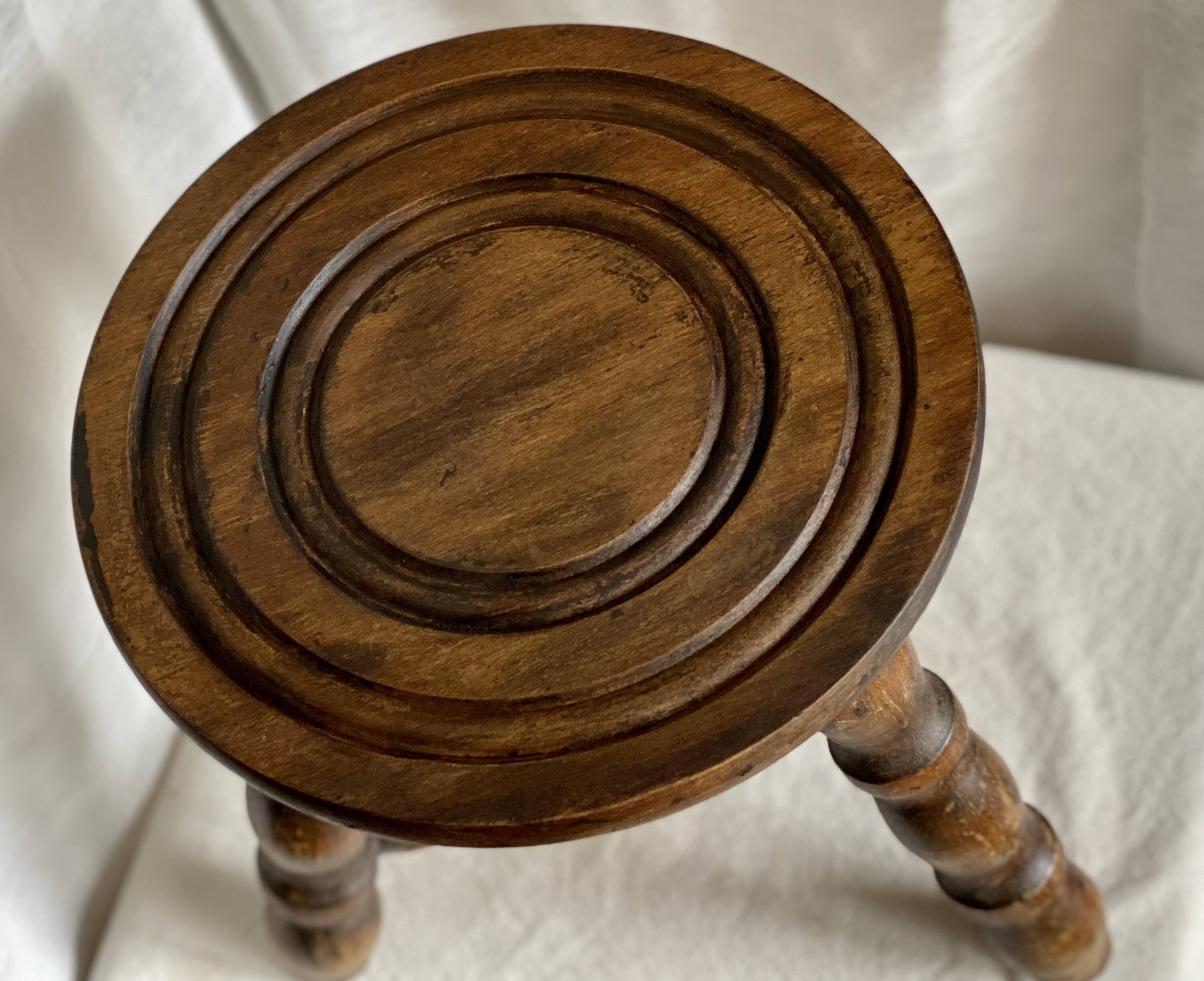 Vintage 1950-60s turned wood tripod stool with crossbar