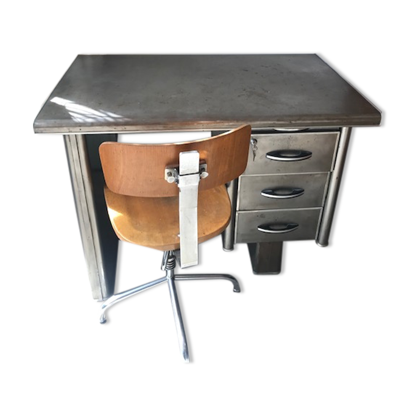 Bureau industriel et chaise 50