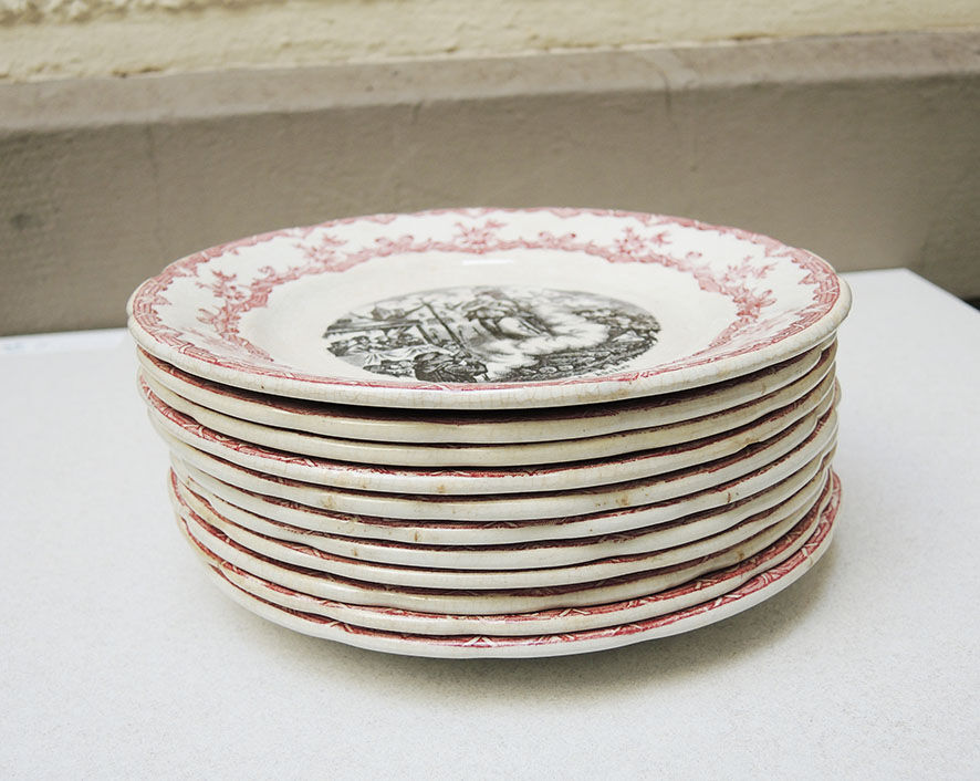 11 old plates hb choisy le roi in earthenware: joan of arc