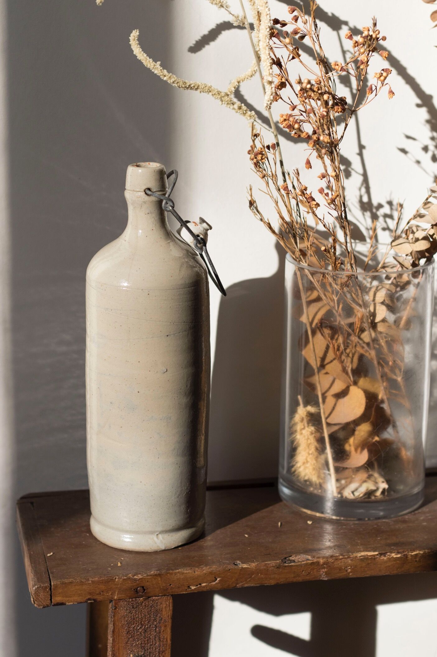 Bottle of enamelled stoneware hot water bottle
