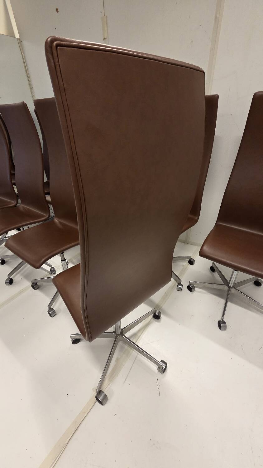 Chaise Oxford à dossier haut par Arne Jacobsen pour Fritz Hansen