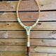 Ancienne raquette de tennis shockproof