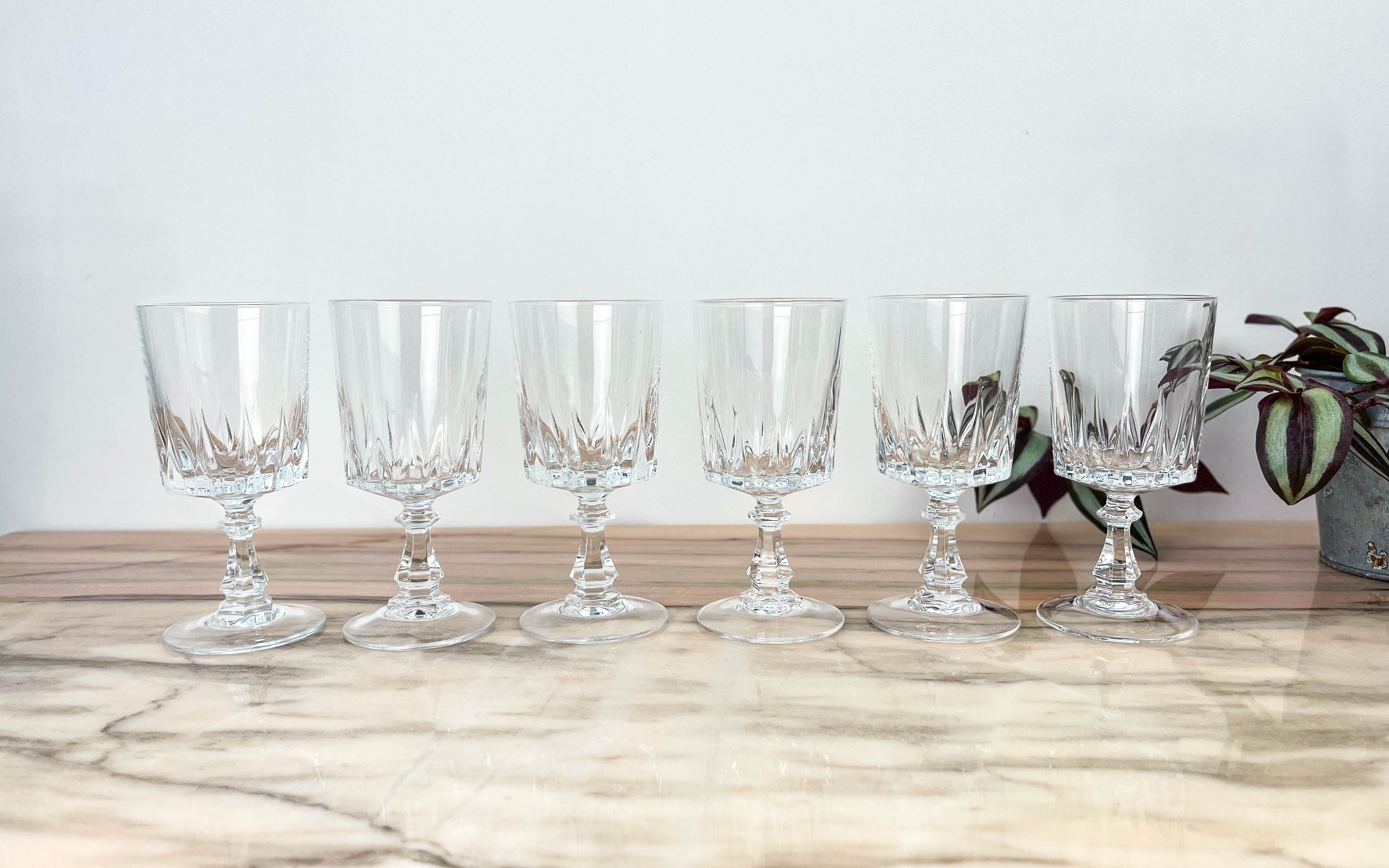 6 white wine glasses, Arques crystal, Louvre model