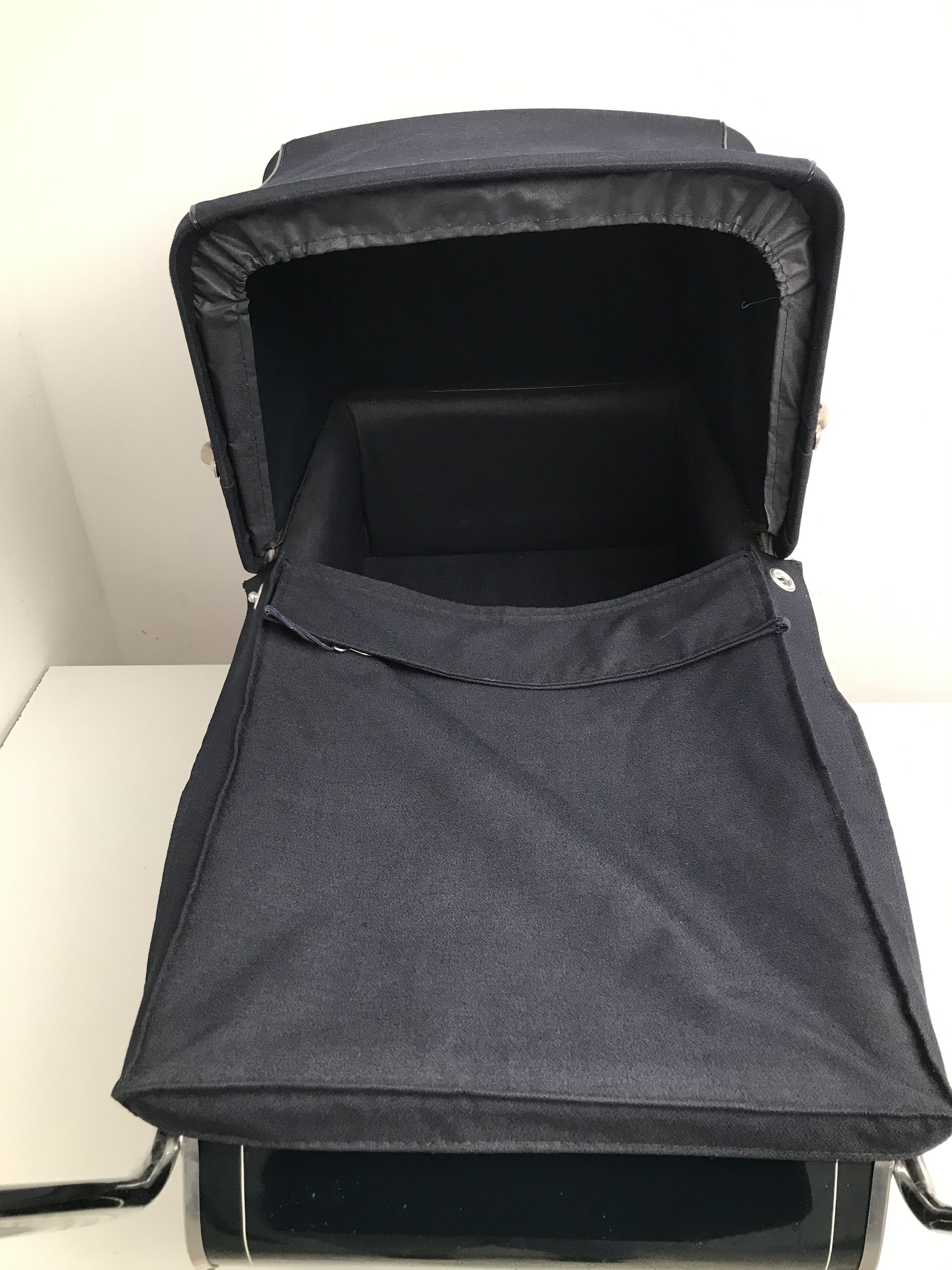 Pram, vintage English style carrycot 60/70s