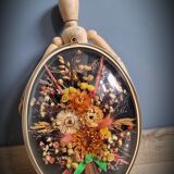 Curved glass flower frame