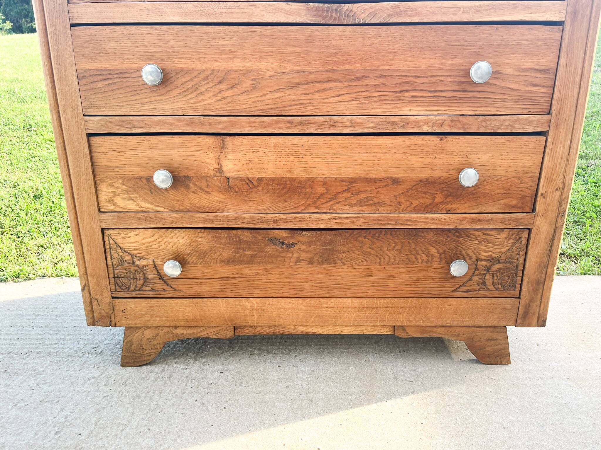 1930s Art Deco chest of drawers with 4 drawers