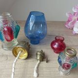 Lot de deux anciennes lampes en verre coloré à huile hong kong