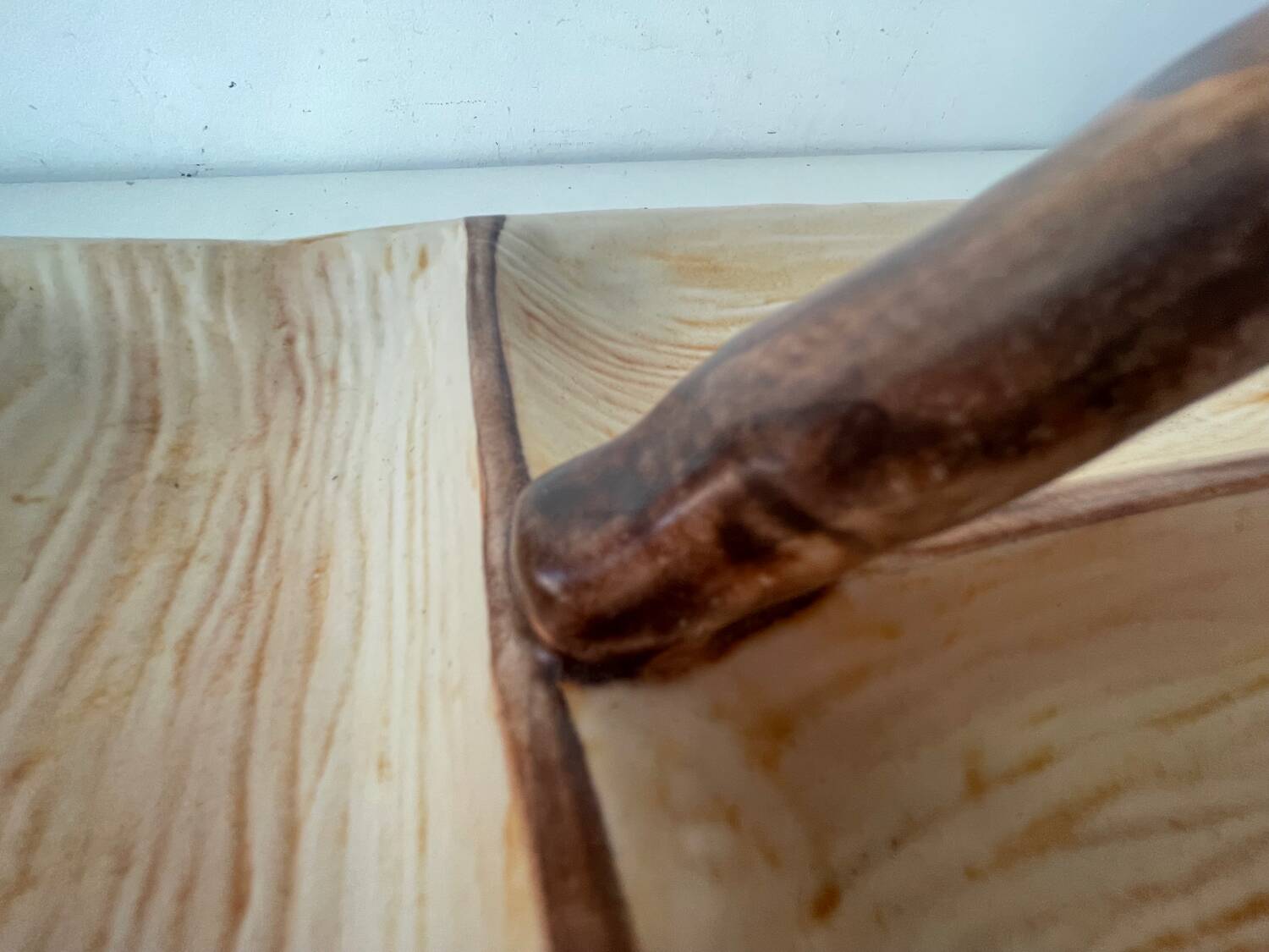 Ceramic presentation dish