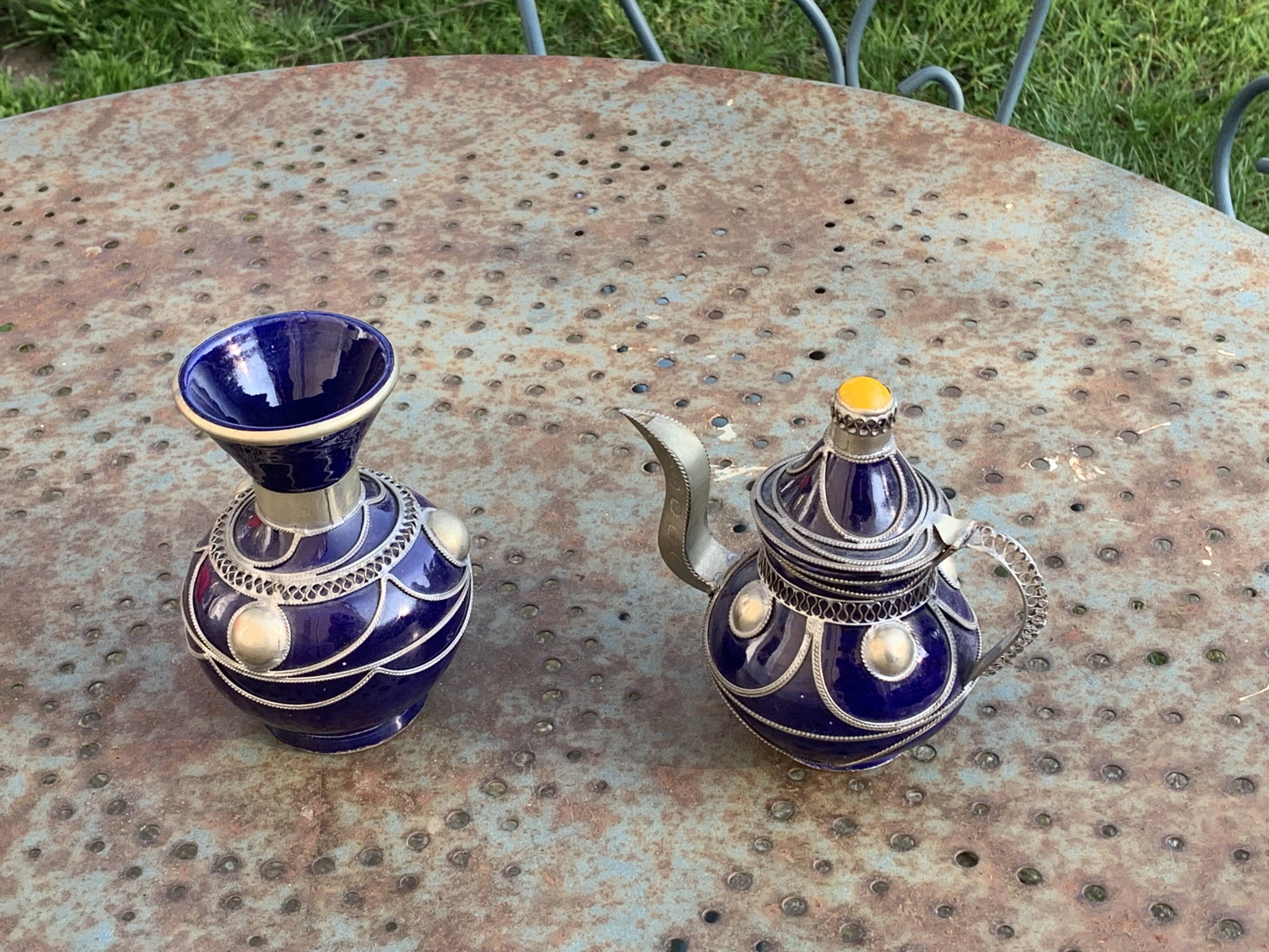 Vase and small teapot in cobalt blue enameled ceramic with artisanal and oriental pewter inserts
