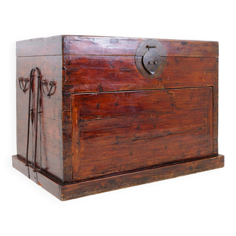 Coffre japonais ancien en bois et en fer