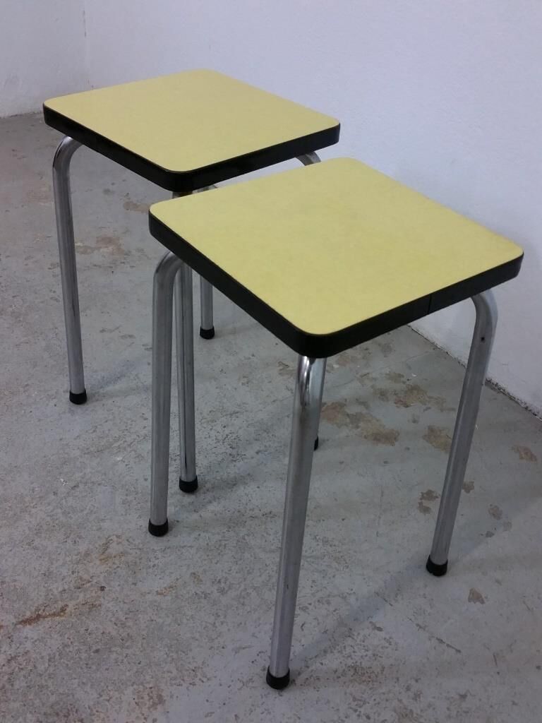 Table and chairs in formica yellow