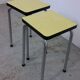Table et chaises en formica jaune