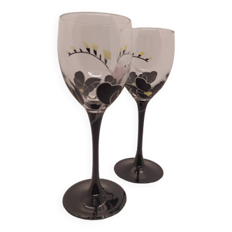 A set of 2 vintage 80s stemmed glasses