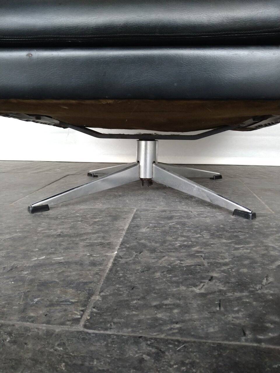 luxury swivel chair 1960s