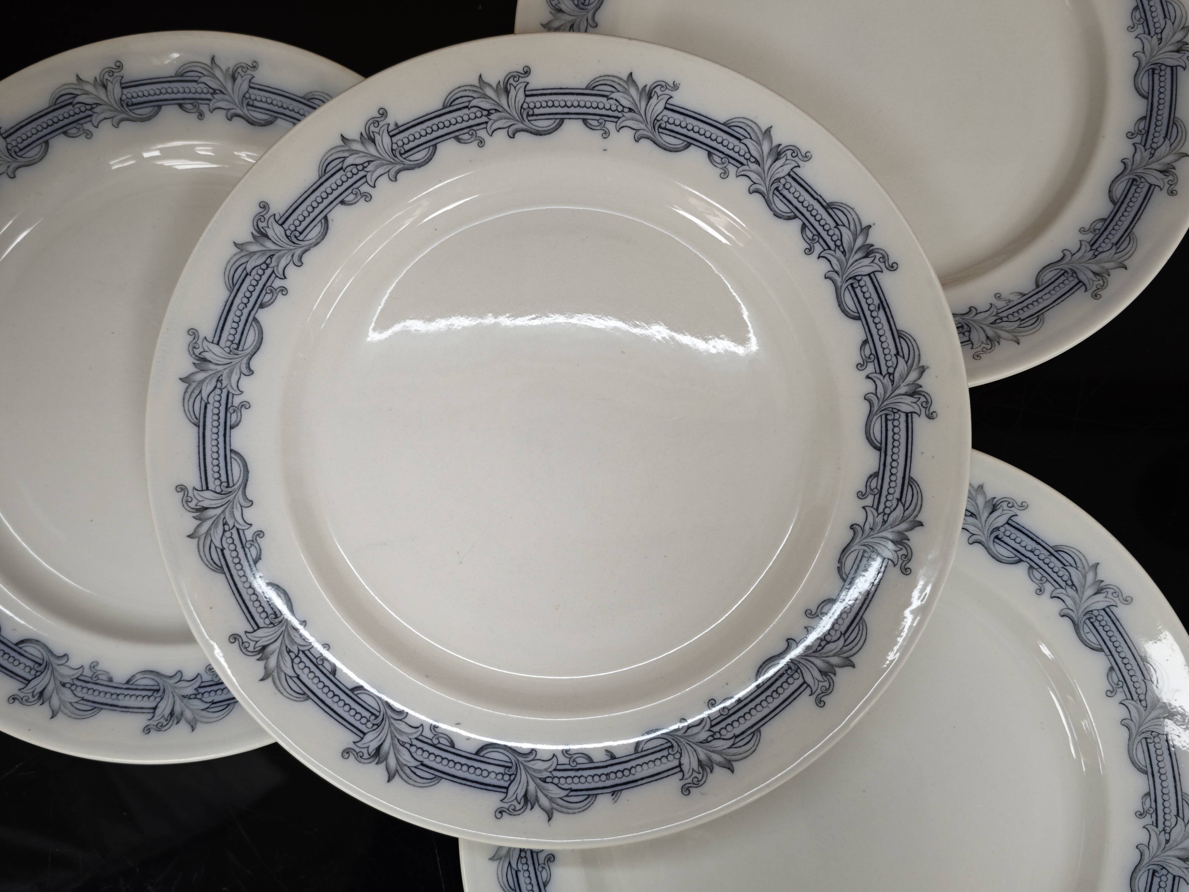 Set of 4 flat plates Terre de Fer Villeroy and Boch "Perlen"