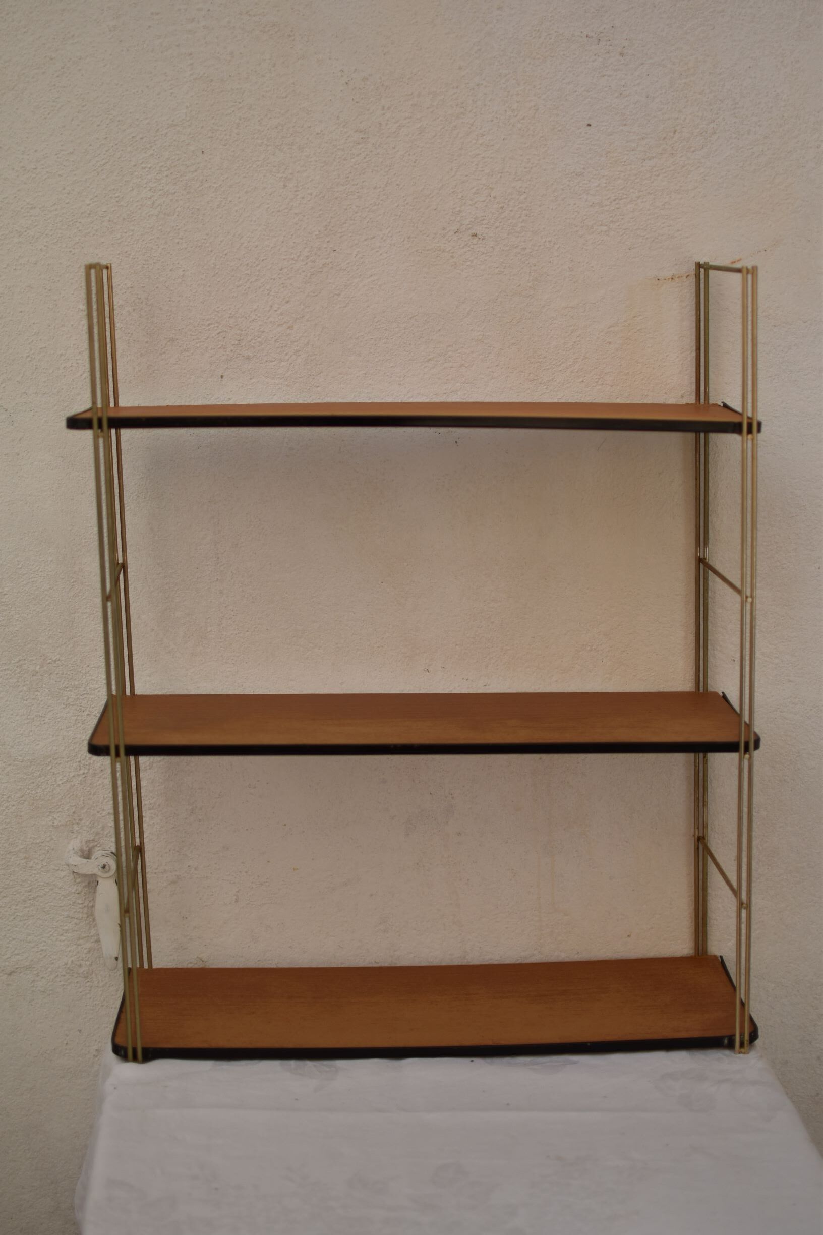 String shelf