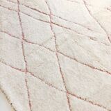Moroccan berber carpet beni ouarain ecru with pink diamonds engraved 295x200cm