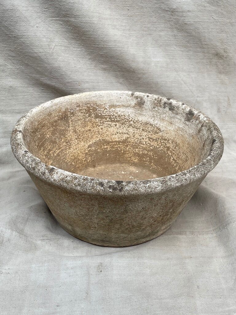 Reconstituted stone planter