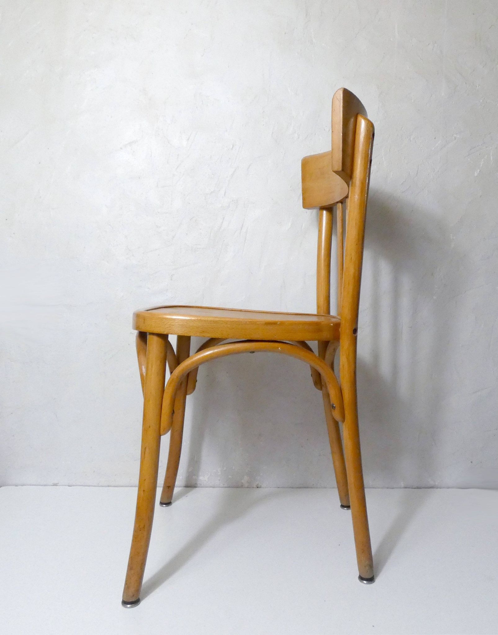 Ancienne chaise bistrot Baumann en bois courbé