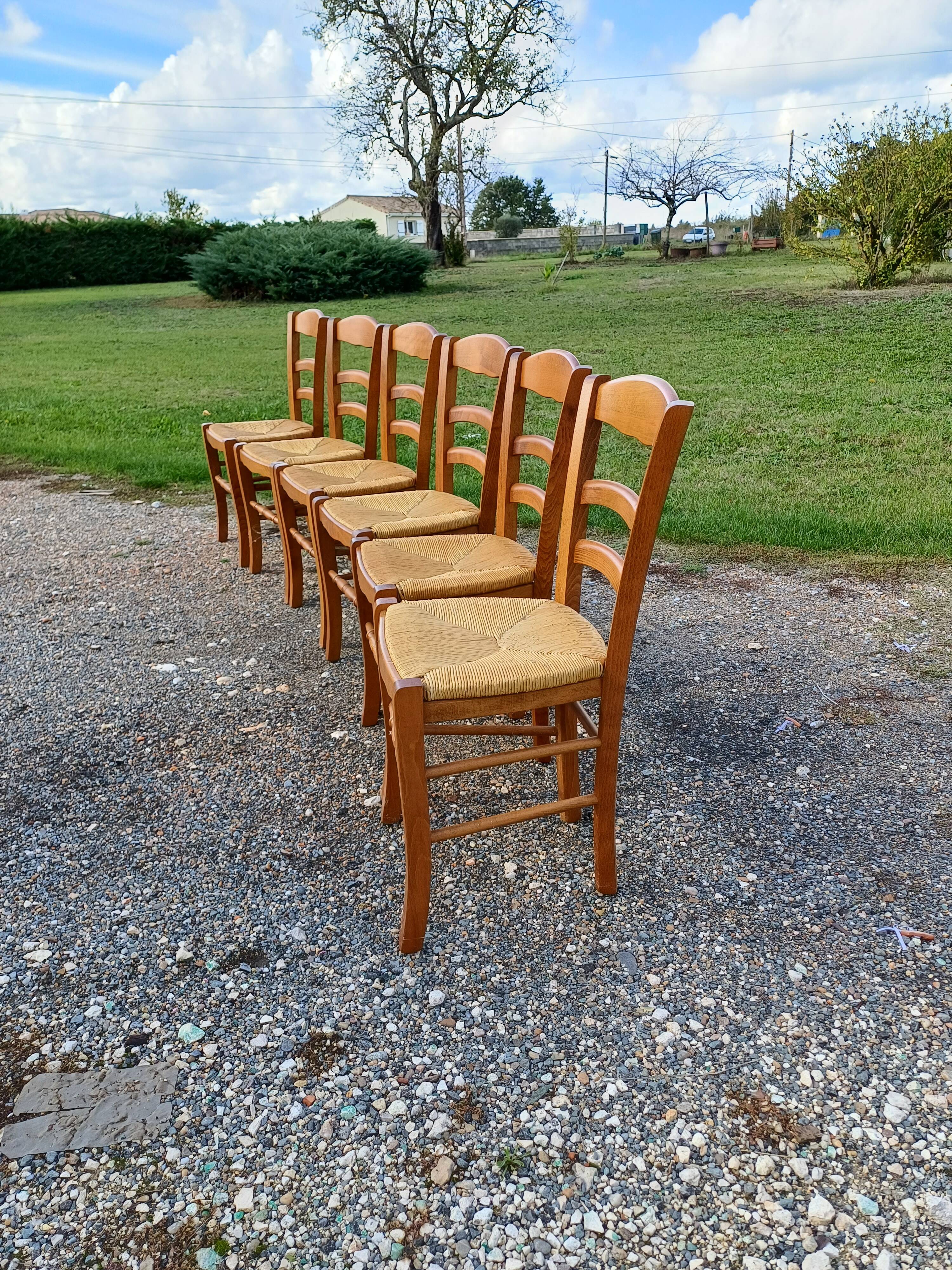 6 Straw Chairs