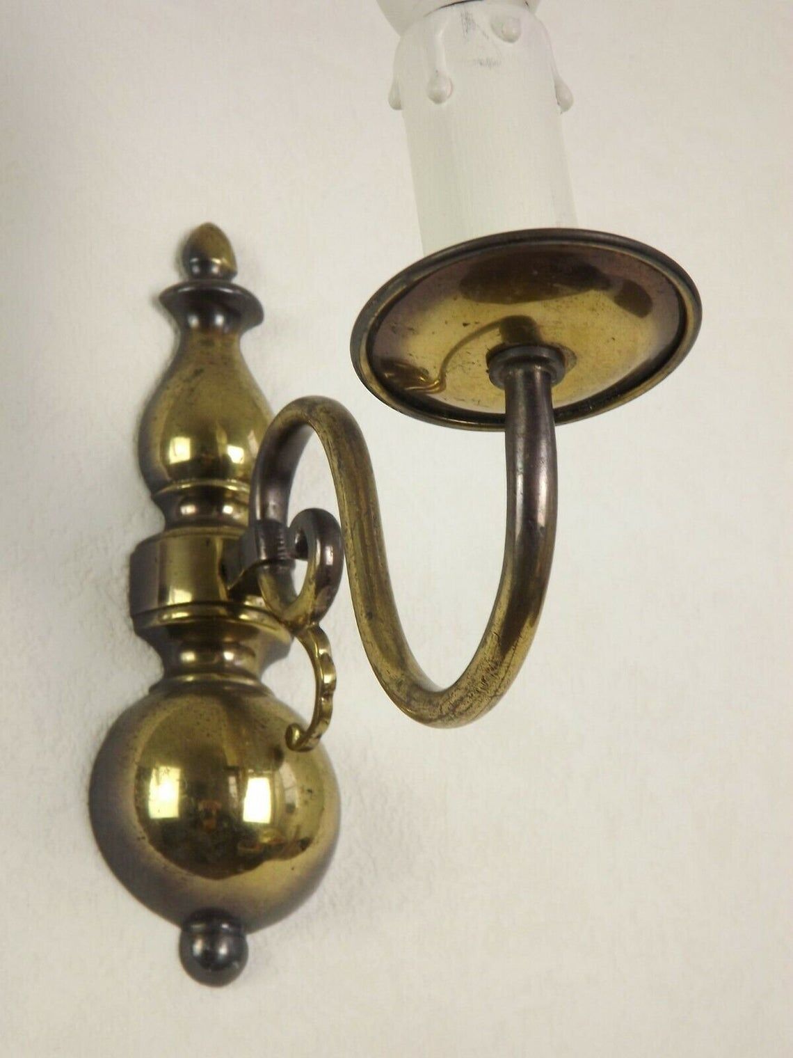 Pair sconces