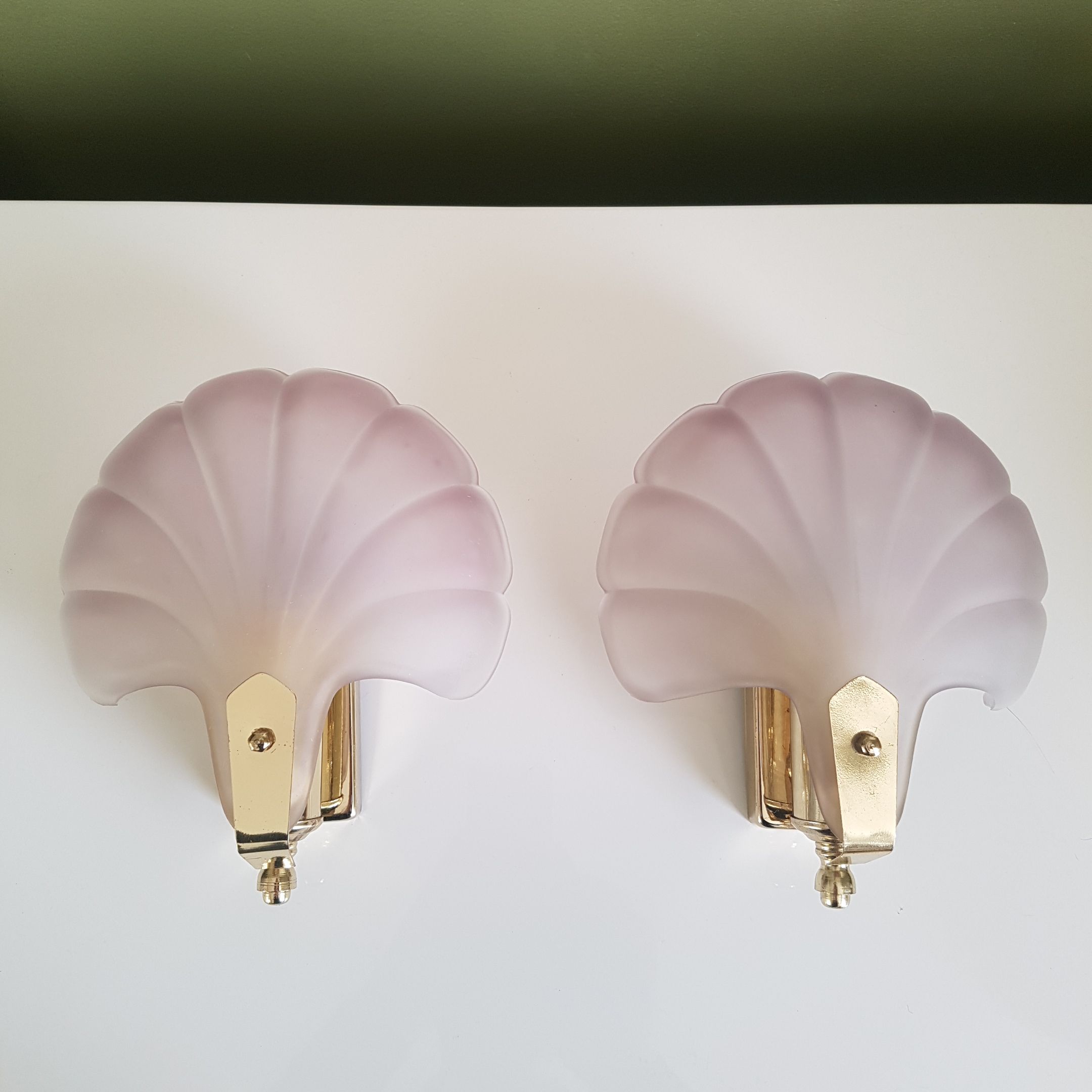 Pair of sconces shell pressed glass sand and golden steel 1970