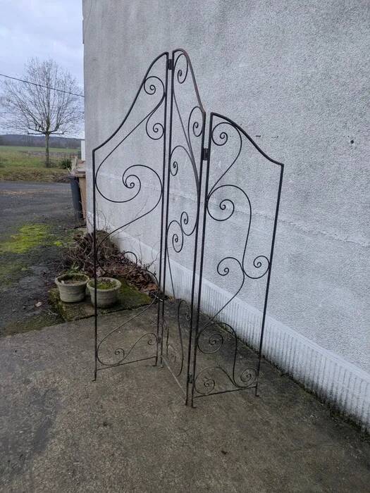 Wrought iron screen