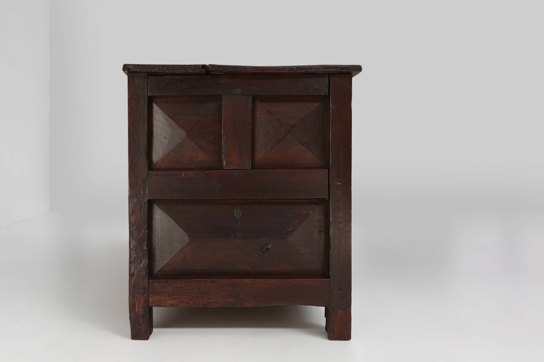 Buffet géométrique français unique du 16ème siècle en chêne