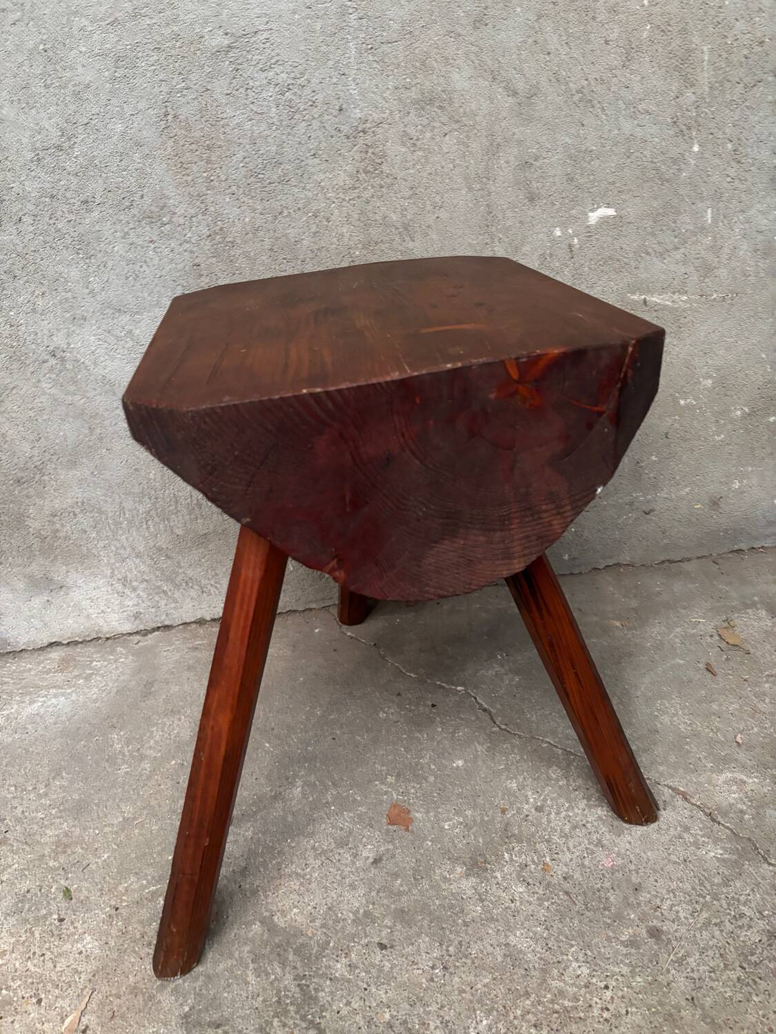Brutalist stool solid oak Mobichalet type