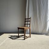 Chaise classique ancienne en bois et cannage