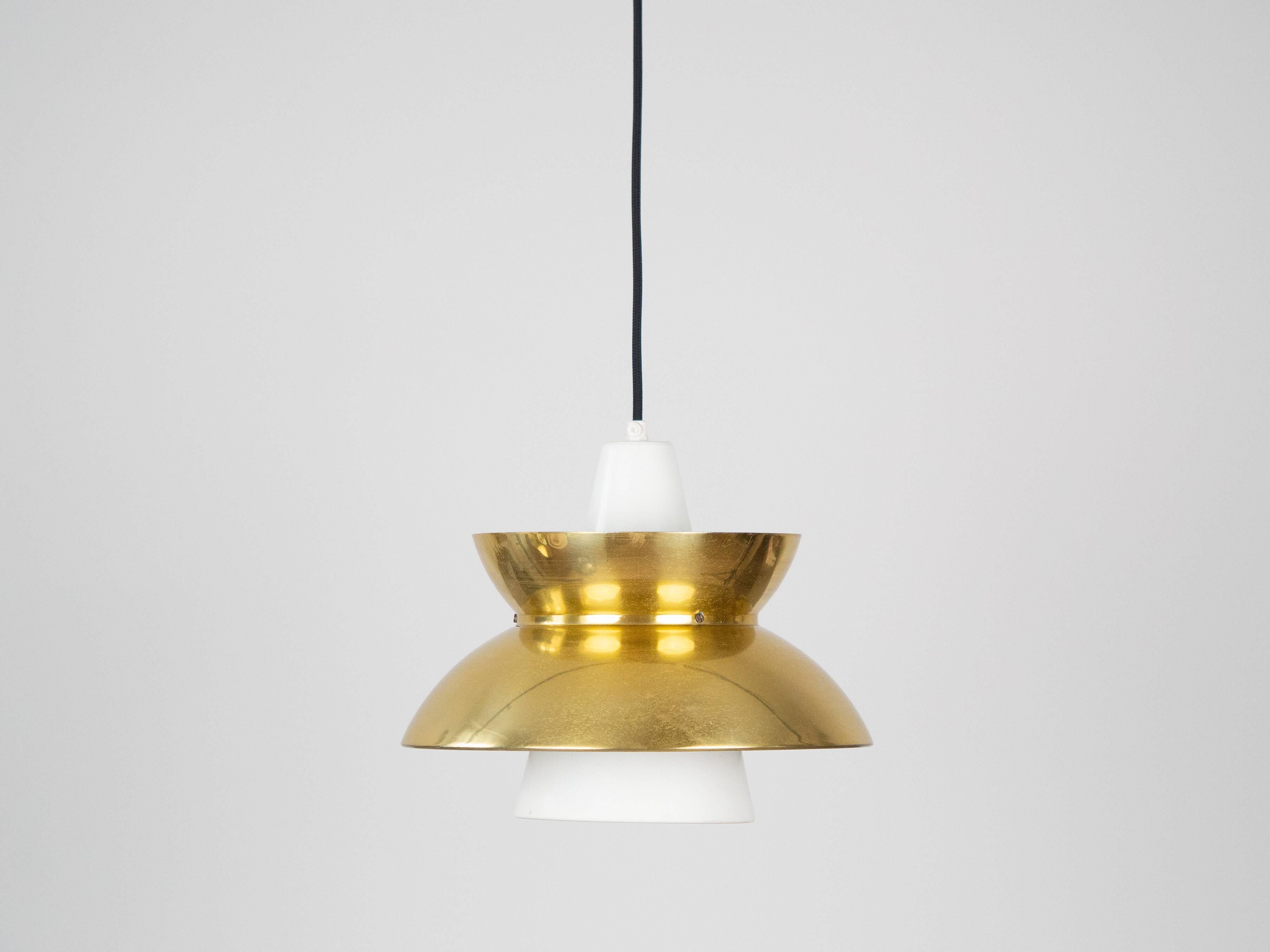 Paire de 2 suspensions vintage Doo Woo danoises par Henning Klok. Louis Poulsen, 1950.