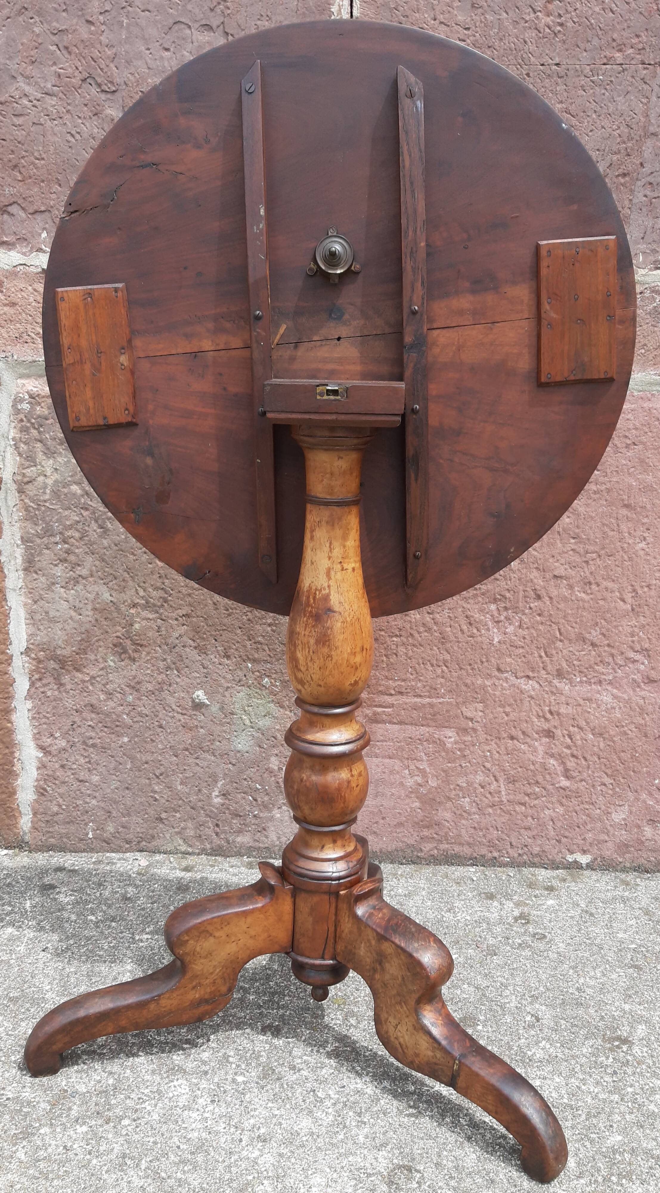 Tripod gueridon or Louis Philippe side table, cabaret top.