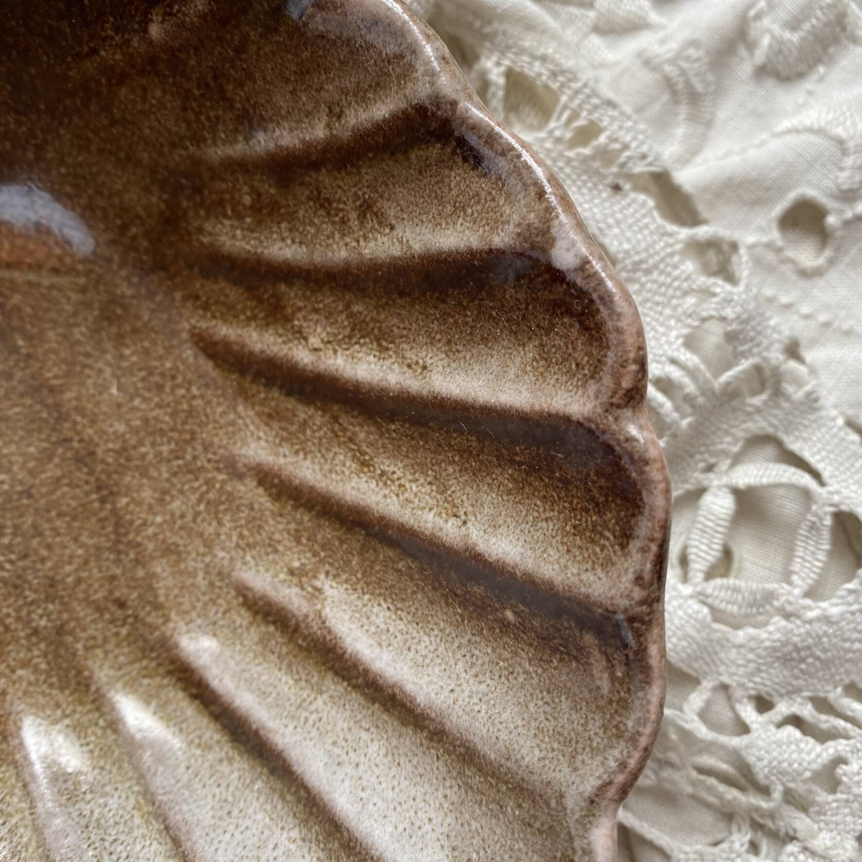 shell-shaped pocket tray in Italian ceramic Partenopee