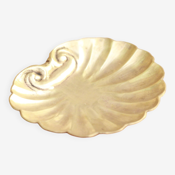 Brass shell soap dish